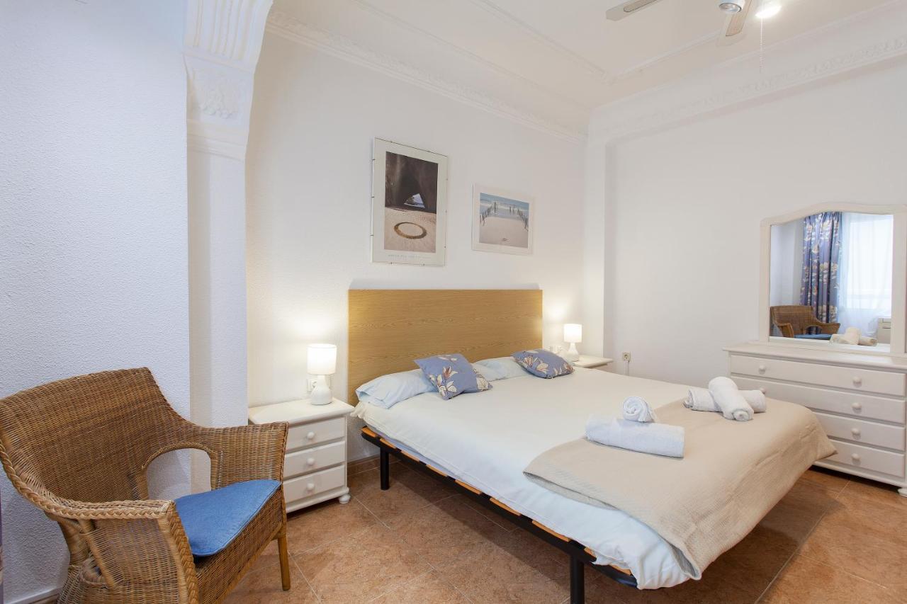 Apartment Near The Marina, Valencia Eksteriør bilde