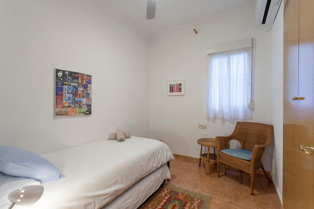 Apartment Near The Marina, Valencia Eksteriør bilde