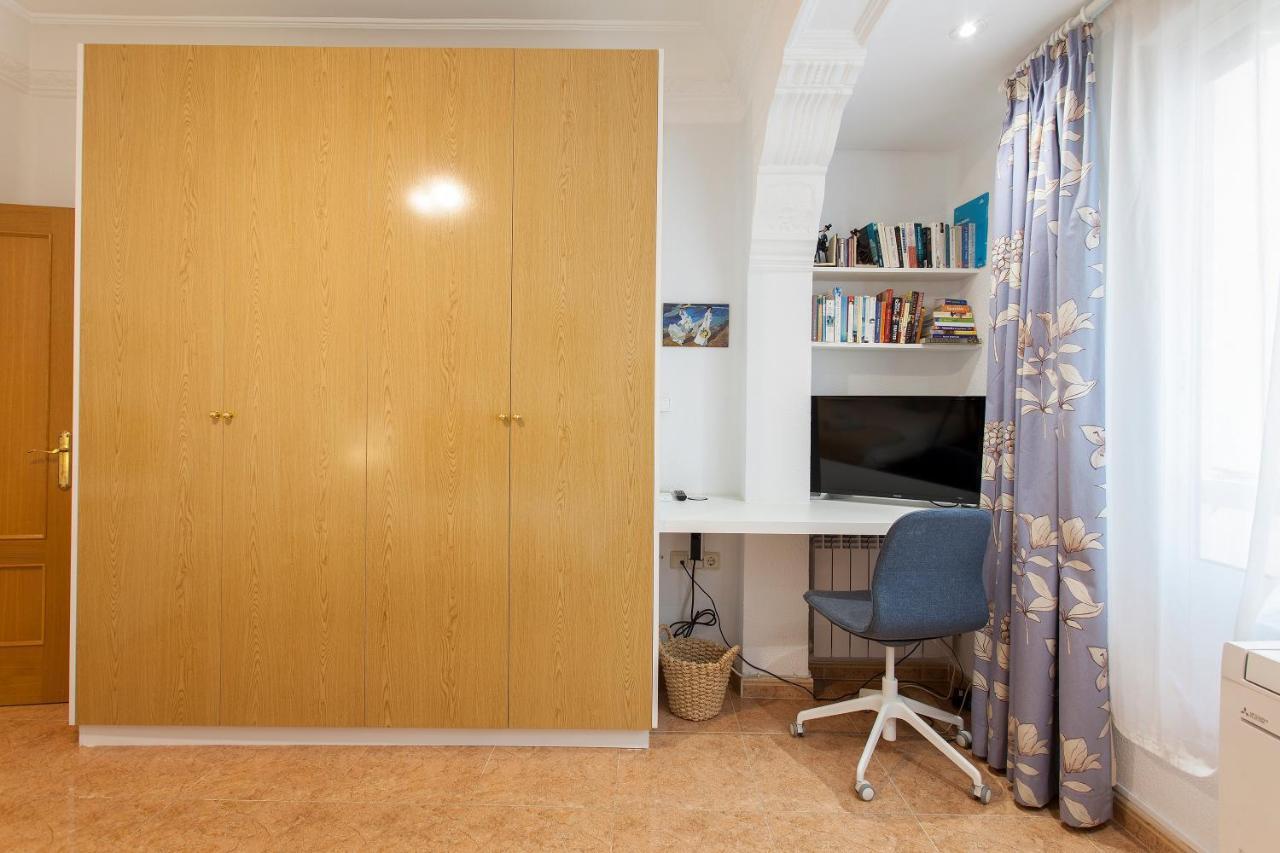 Apartment Near The Marina, Valencia Eksteriør bilde